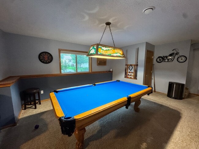 Building Photo - Walk To The Lake! **Rent Special**