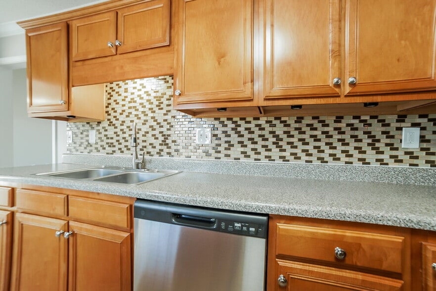 Building Photo - 5696 Nichols Dr