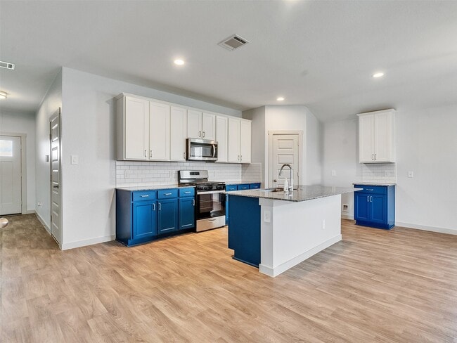 Building Photo - 10627 Great Basin Dr