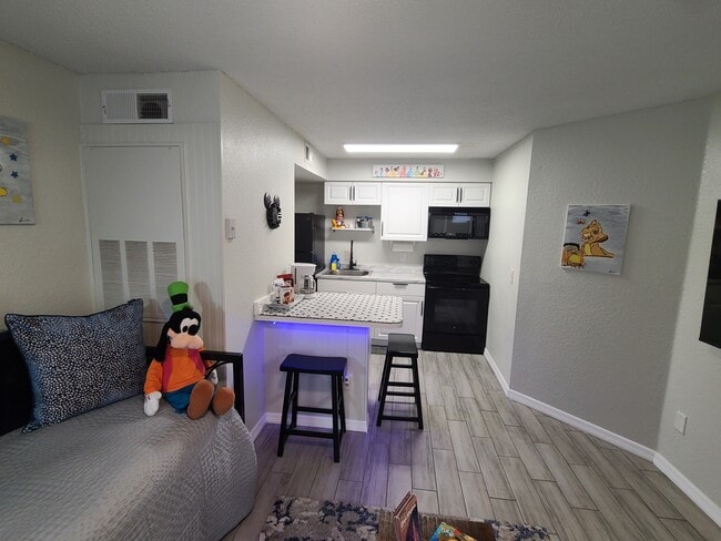 Building Photo - 2216 Grand Cayman Ct