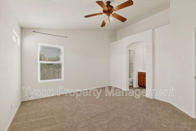 Building Photo - 5648 Valle Alegre Pl NW