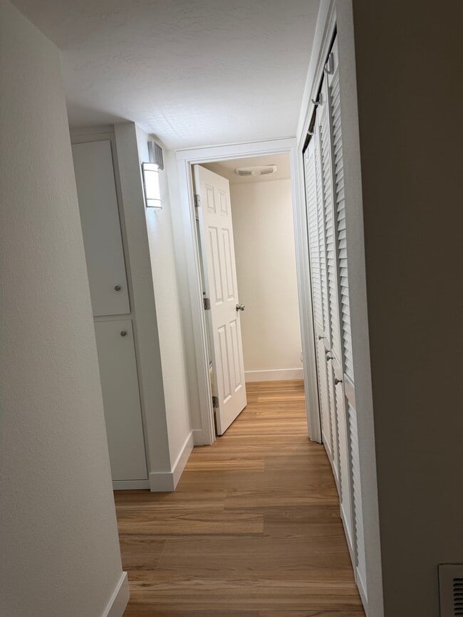 Building Photo - Golf Course View Bottom Level Condo in Campana Villas