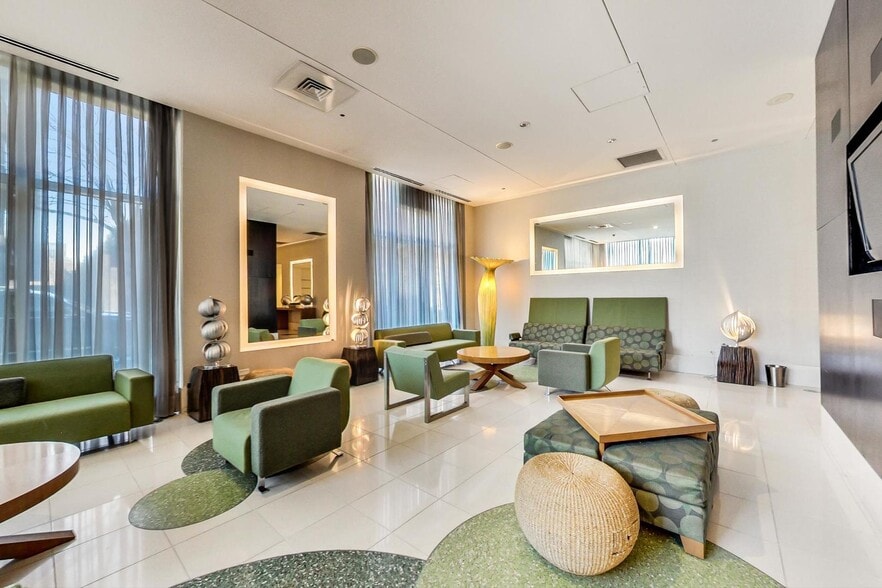 Primary Photo - 123 S Green St