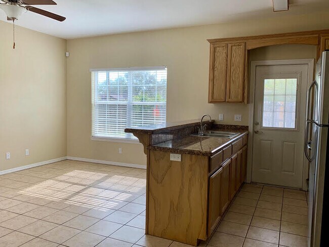 Building Photo - 1507 Phoenix St