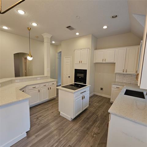 Building Photo - 2817 Oleander Dr