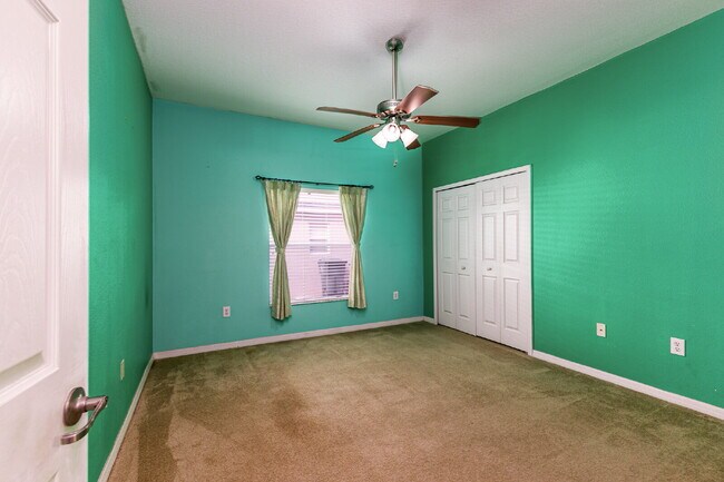 Building Photo - Beautiful 5 Bedroom Two-Story Home for Rent