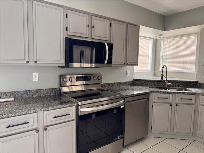 Building Photo - 4125 E Vista Ct