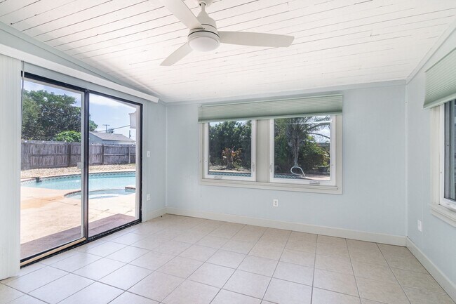 Building Photo - 2157 Barracuda Ave