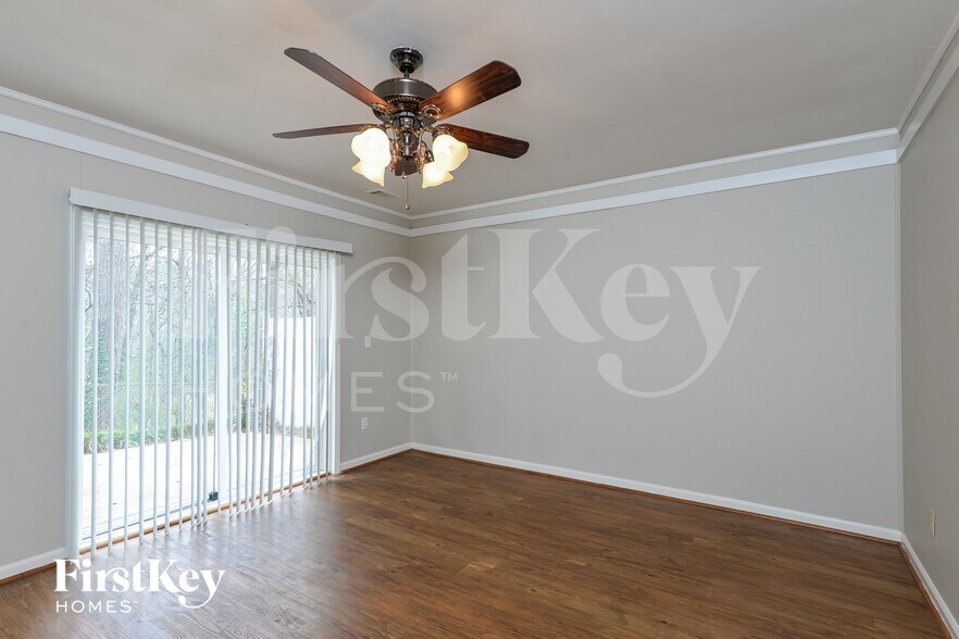 Building Photo - 212 Sam Pate Dr