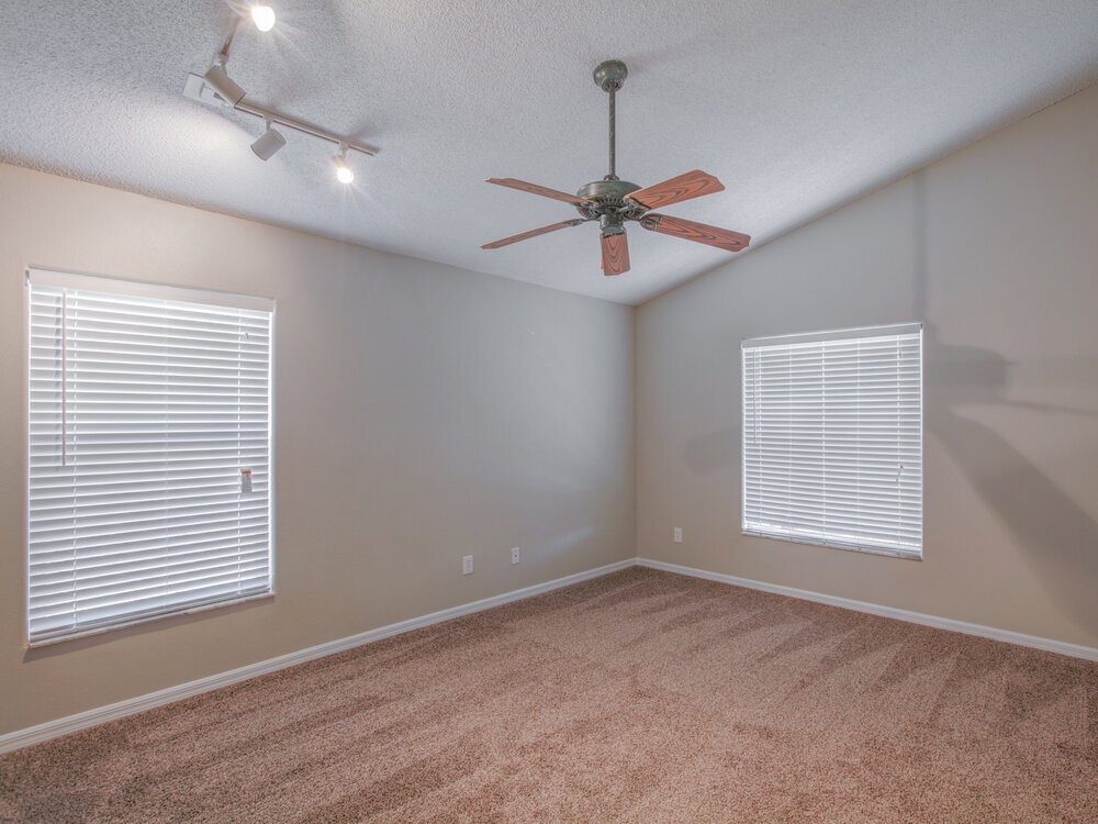 Building Photo - 13720 Meadowpark Ave