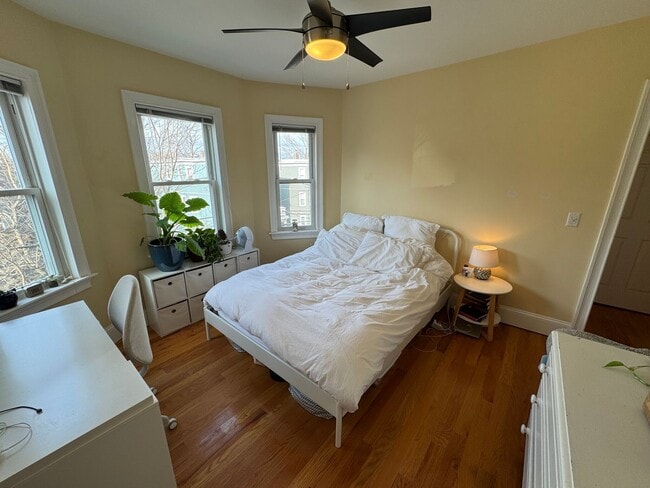 Building Photo - BEAUTIFUL UNIT IN CAMBRIDGE!!!!!!!!!!!