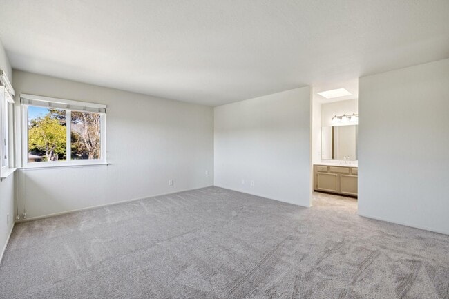 Building Photo - 2016 Fairmont Dr