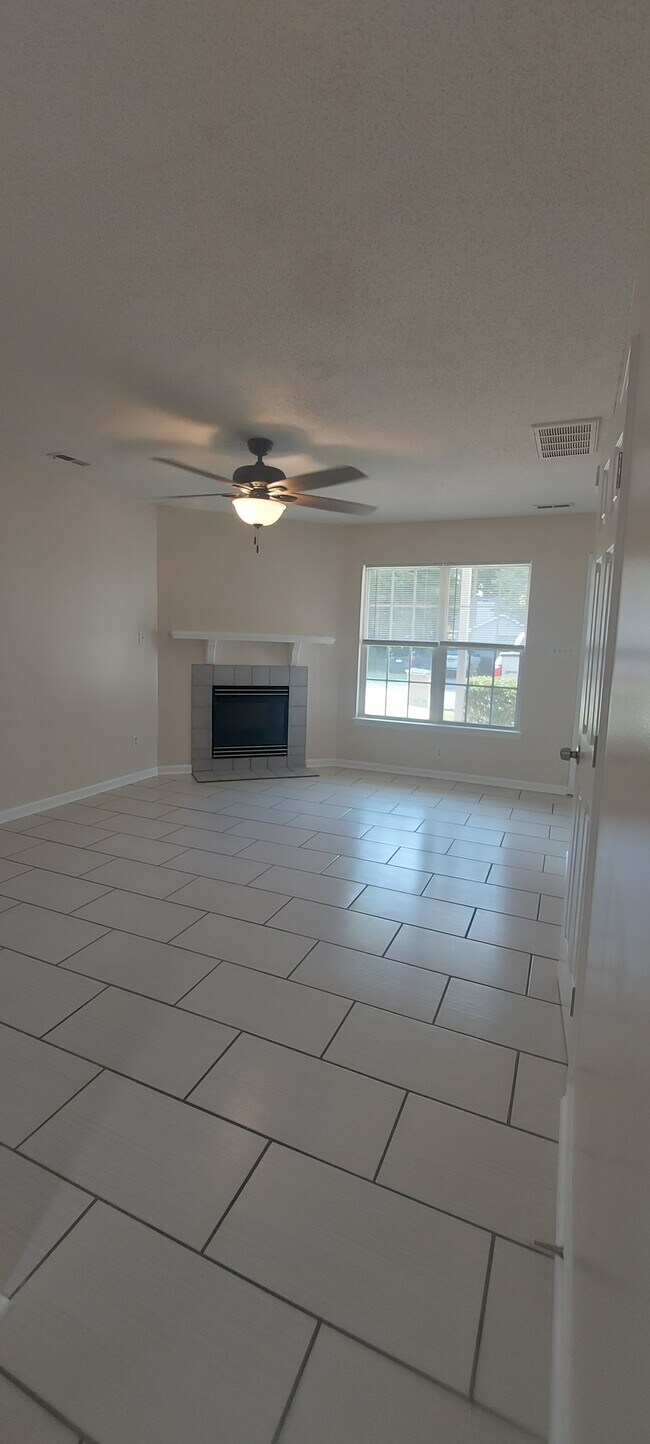 Living Room - 1102 Pueblo Dr
