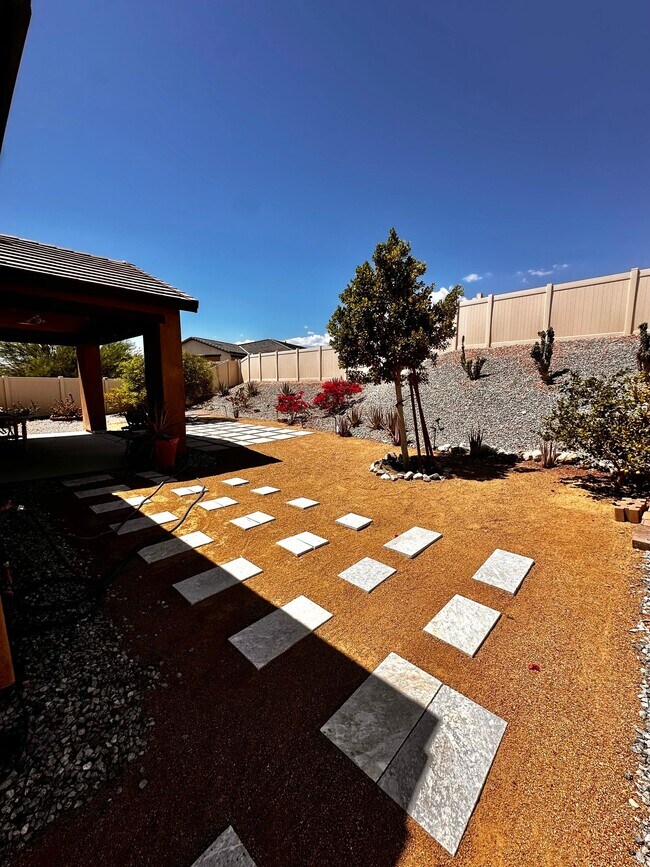 Building Photo - 11583 Kitetail Dr