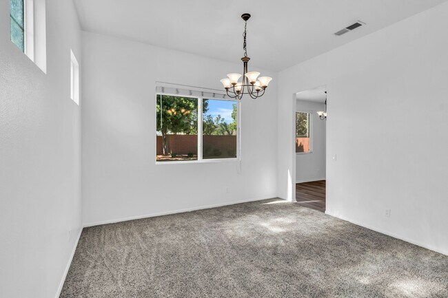 Building Photo - 1067 Princess Kyra Pl