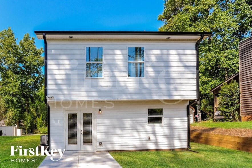 Building Photo - 3725 Corvette St