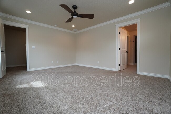 Building Photo - 38 E Ranch Dr