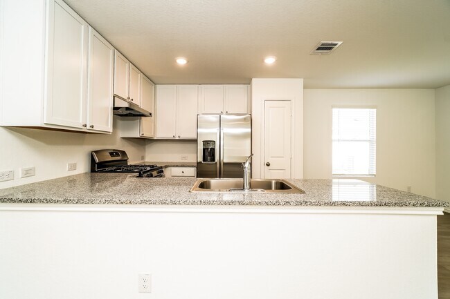 Building Photo - 435 Filibusters Trail