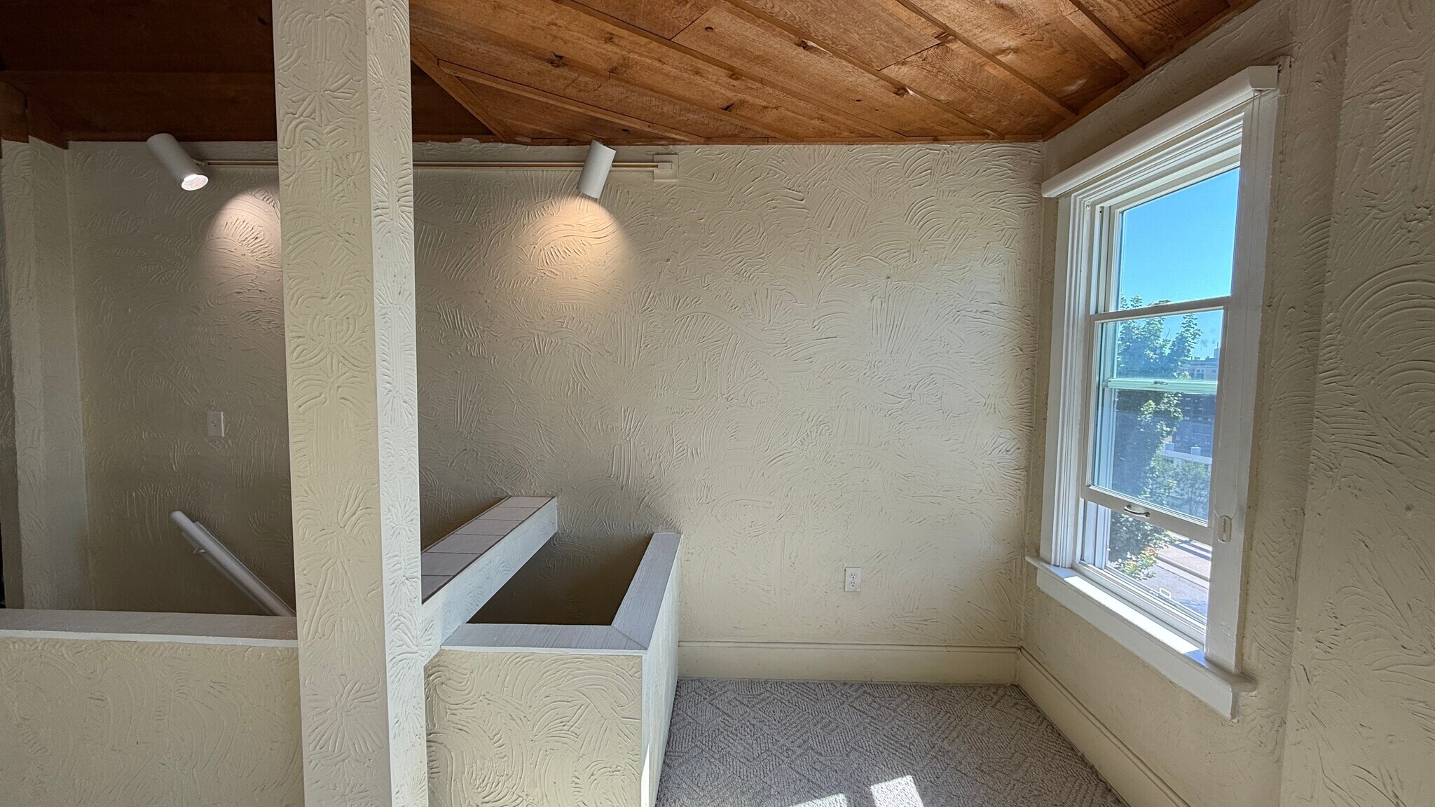Living Room Nook / Office - 528 E Glover Ave