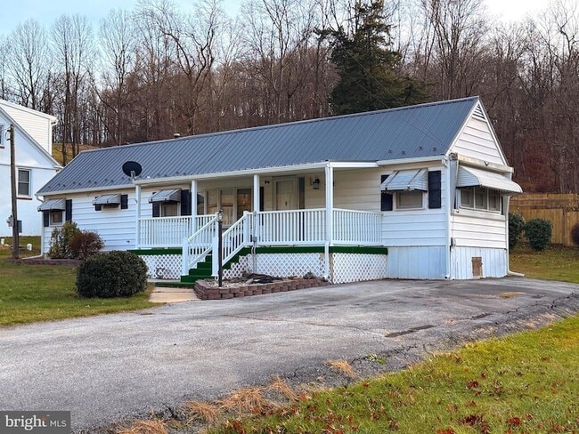 Building Photo - 1716 W Philadelphia Ave