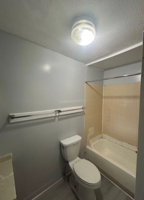 Building Photo - 44 Edgewood St