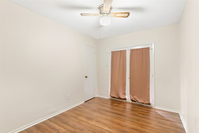 Building Photo - 2722 Foliage Green Dr