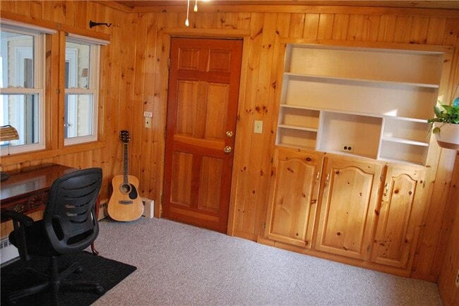 Building Photo - 161 Hadde Ave