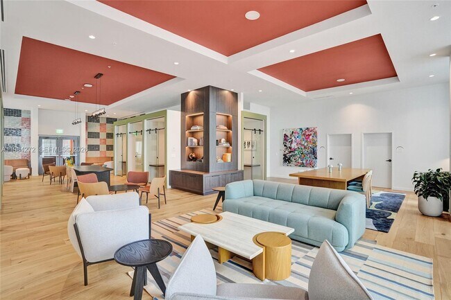 Building Photo - 11 NE 6th St