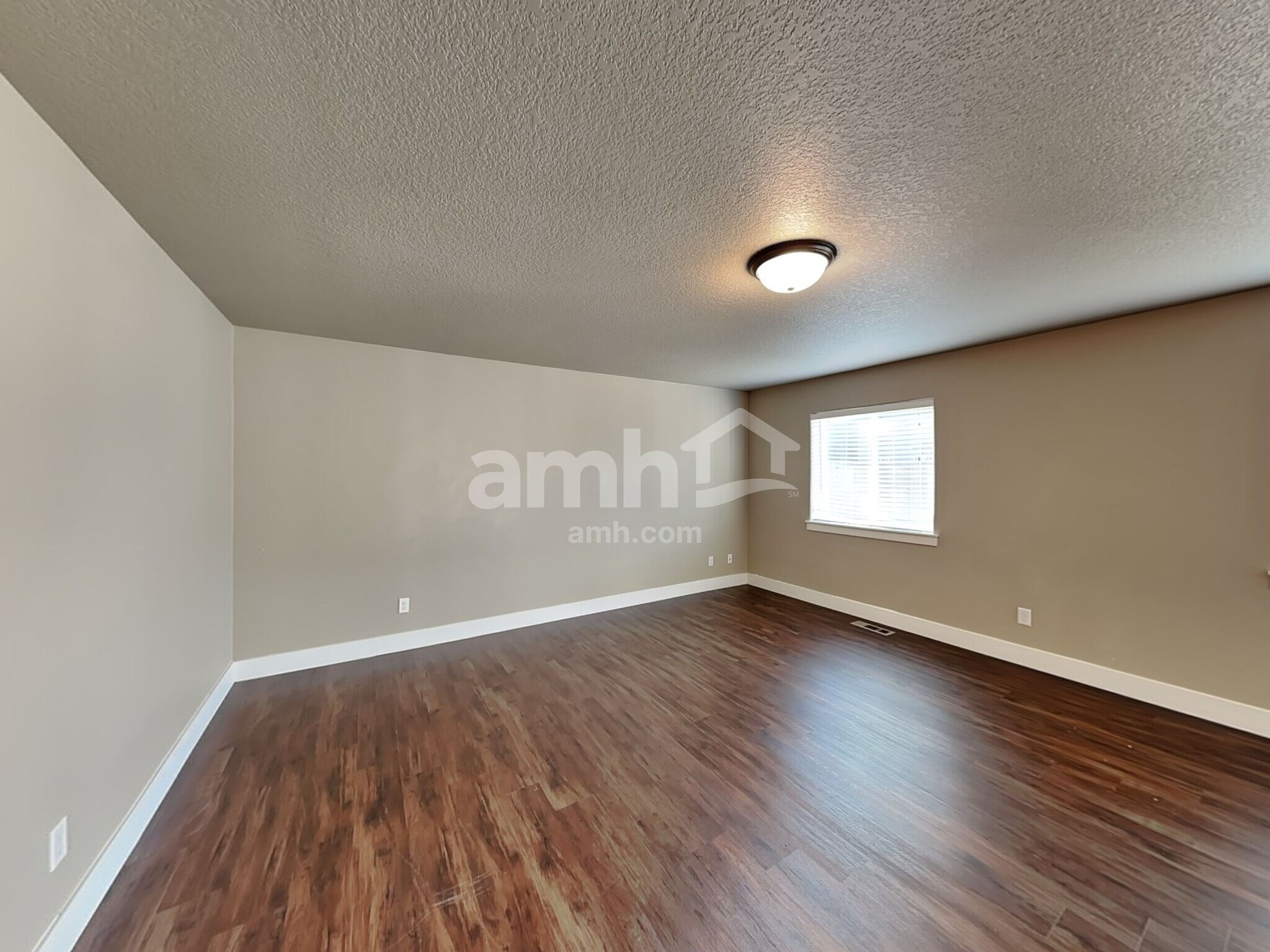 Building Photo - 440 Tulip Ave