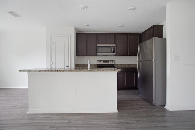 Building Photo - 1401 Kissimmee Ct