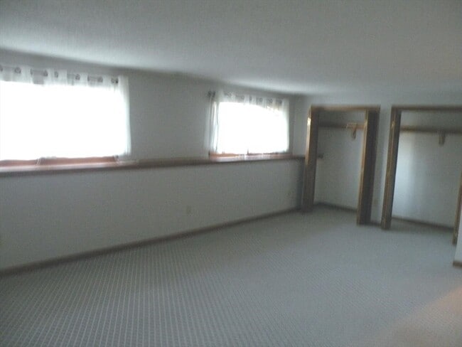 Building Photo - 17 Brad Rd