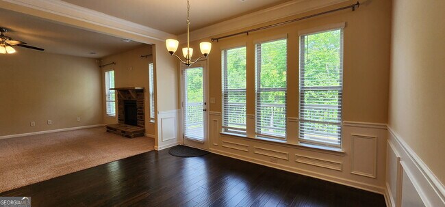 Building Photo - 525 Twelve Oaks Dr
