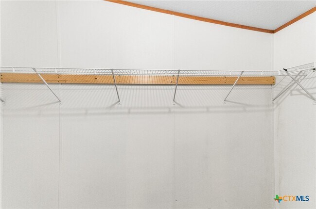 Building Photo - 2676 Pahmeyer Rd