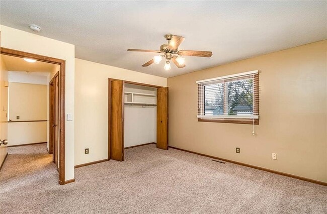 Building Photo - Spacious 4 bed / 2 bath Midland home - $20...