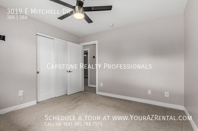 Building Photo - 3019 E Mitchell Dr