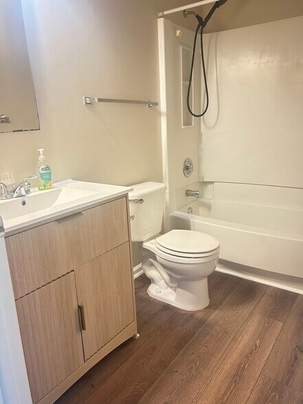 Building Photo - 6781 Brace Ct