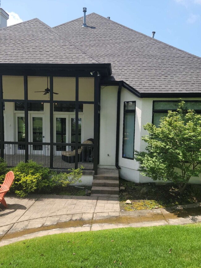 Building Photo - Experience Luxurious Living: Spacious 3-Bedroom Home with Golf Course views on Pebble Beach Drive!