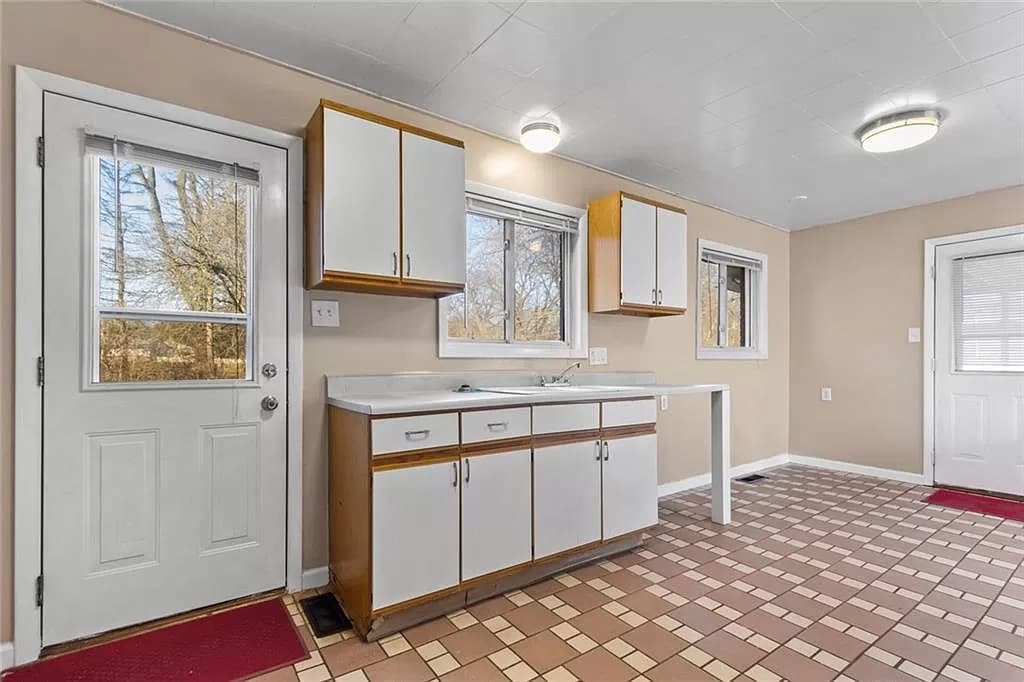 Building Photo - 1260 Farley Dr