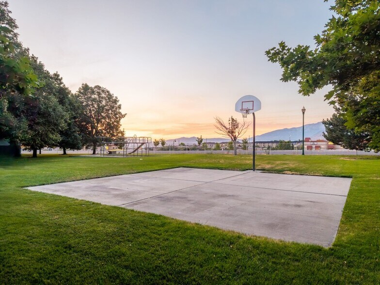 Building Photo - 768 N 1060 W