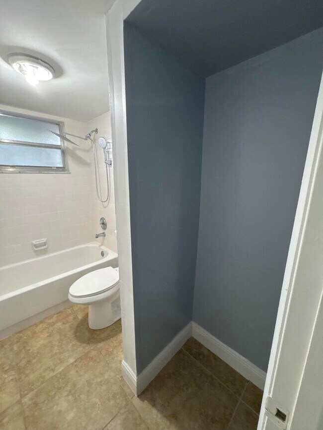 Building Photo - 1751 NW 75th Ave