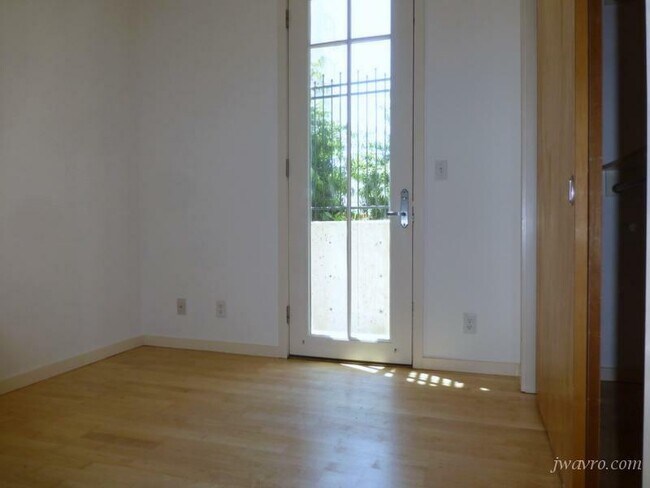 Building Photo - 2646 3rd St