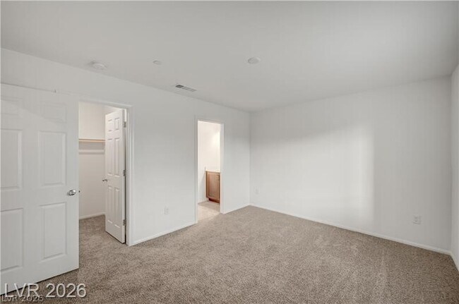 Building Photo - 634 Bellus Pl