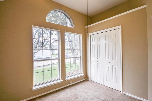 Building Photo - 2406 Weatherby Dr