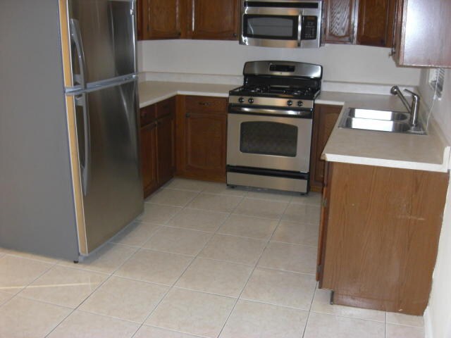 Building Photo - 295 Cherry St