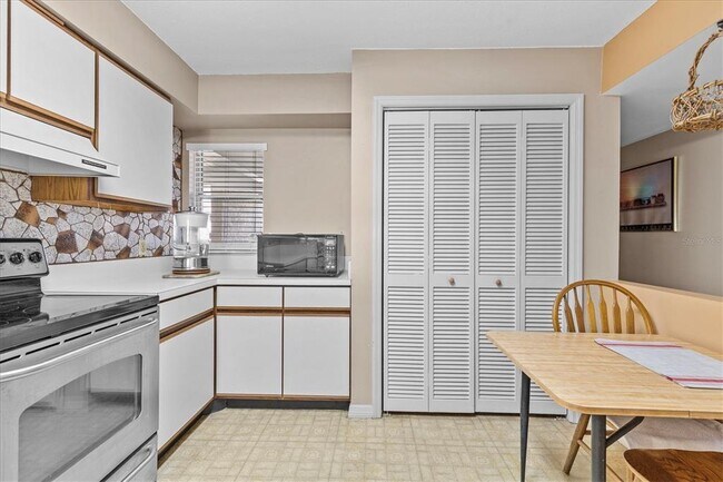 Building Photo - 5537 Sea Forest Dr