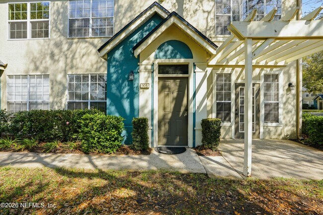 Building Photo - 13700 Richmond Park Dr N