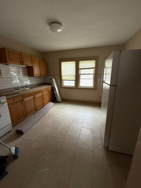 Building Photo - 3147 W 82nd St