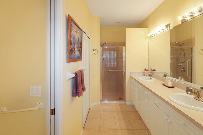 Building Photo - Pelican Pointe Seasonal Villa for Rent