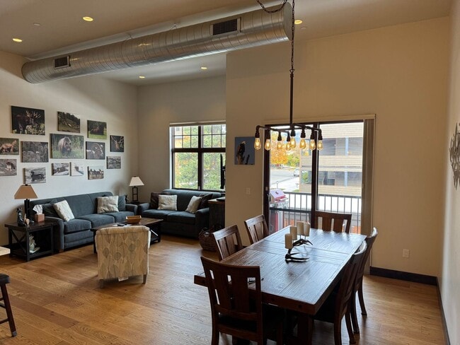 Building Photo - 214 E Second St. #204- Fully Furnished Luxury Condo 2 Bedroom/2 Bath Monthly Rent $2,500.00.