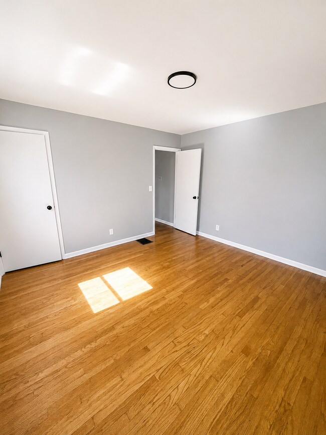 Building Photo - 569 S James Rd